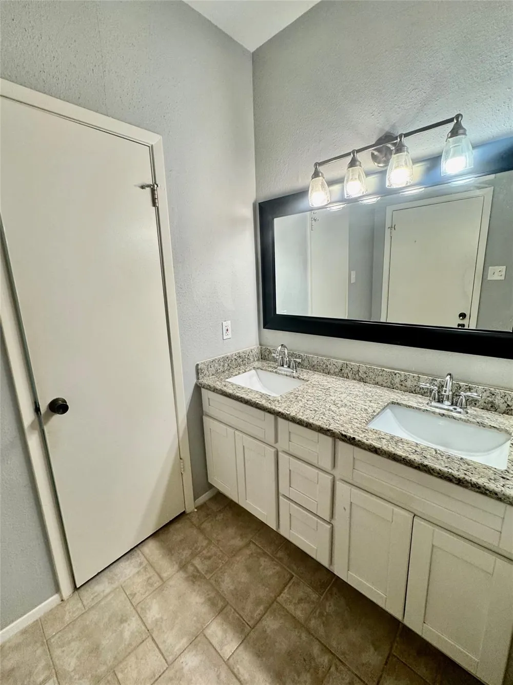 2425 Augusta Dr #59 Houston, TX 77057