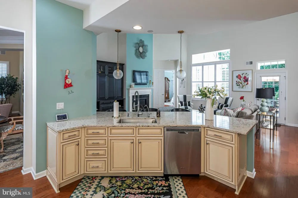 11 BELLINGHAM DRIVE Kendall Park, NJ 08824