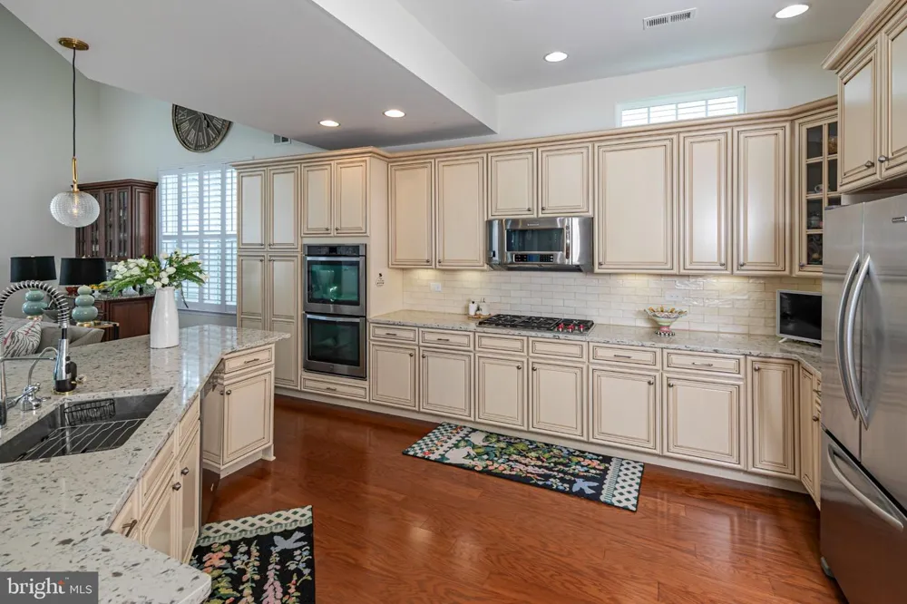 11 BELLINGHAM DRIVE Kendall Park, NJ 08824