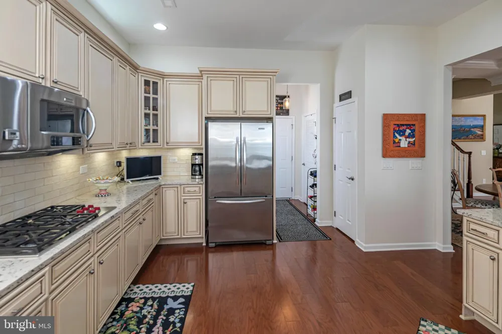 11 BELLINGHAM DRIVE Kendall Park, NJ 08824