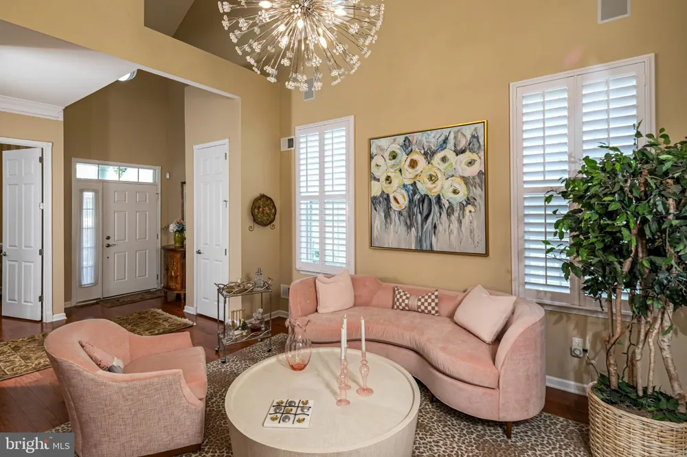 11 BELLINGHAM DRIVE Kendall Park, NJ 08824