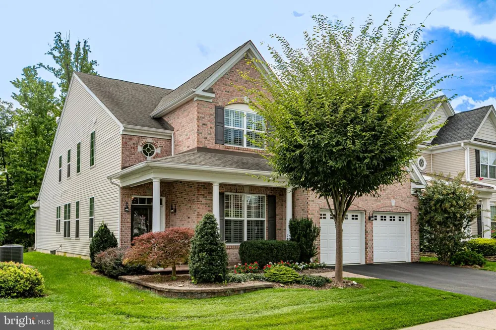 11 BELLINGHAM DRIVE Kendall Park, NJ 08824
