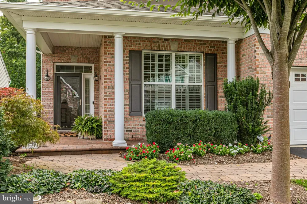 11 BELLINGHAM DRIVE Kendall Park, NJ 08824