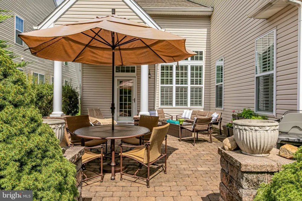 11 BELLINGHAM DRIVE Kendall Park, NJ 08824