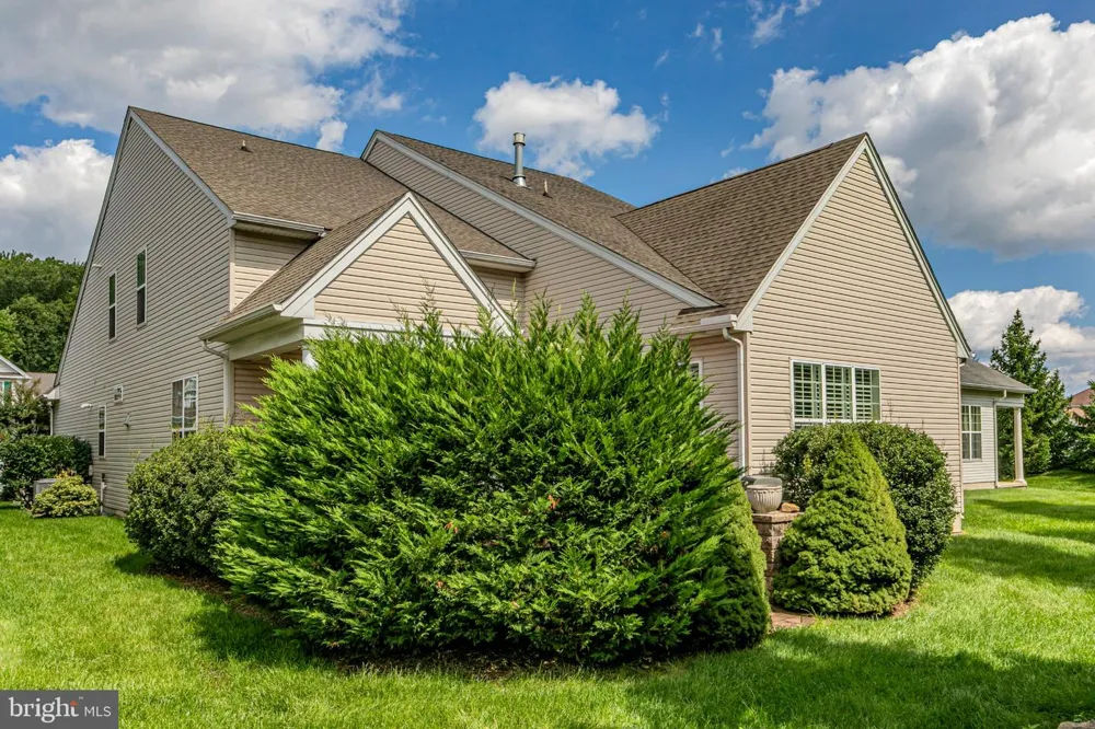 11 BELLINGHAM DRIVE Kendall Park, NJ 08824