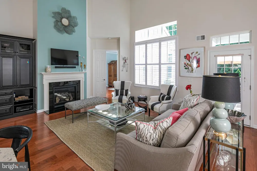 11 BELLINGHAM DRIVE Kendall Park, NJ 08824