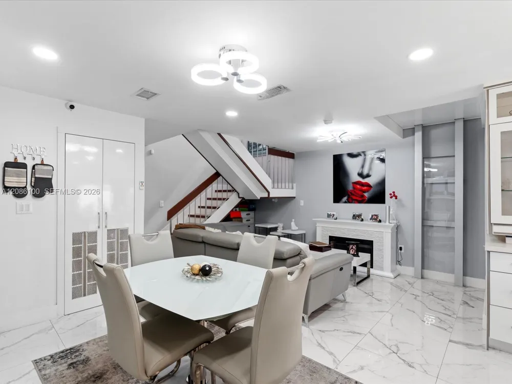 9152 SW 6th St Miami, FL 33174