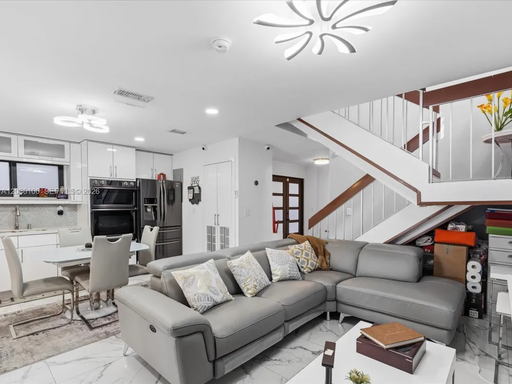 9152 SW 6th St Miami, FL 33174
