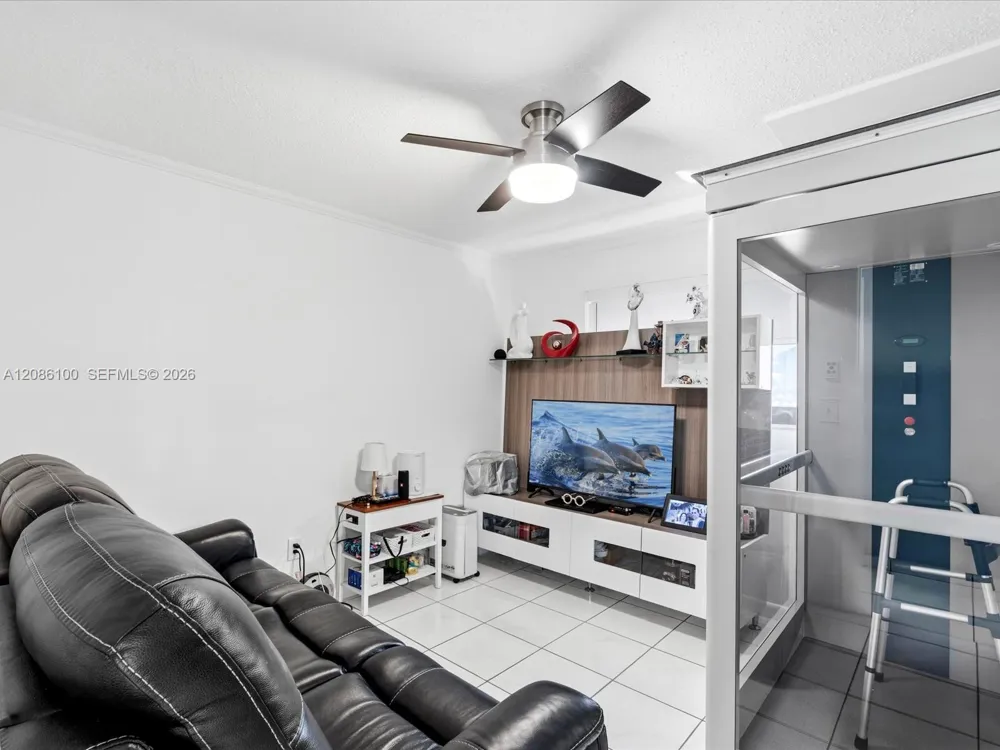 9152 SW 6th St Miami, FL 33174