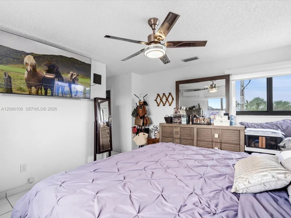 9152 SW 6th St Miami, FL 33174