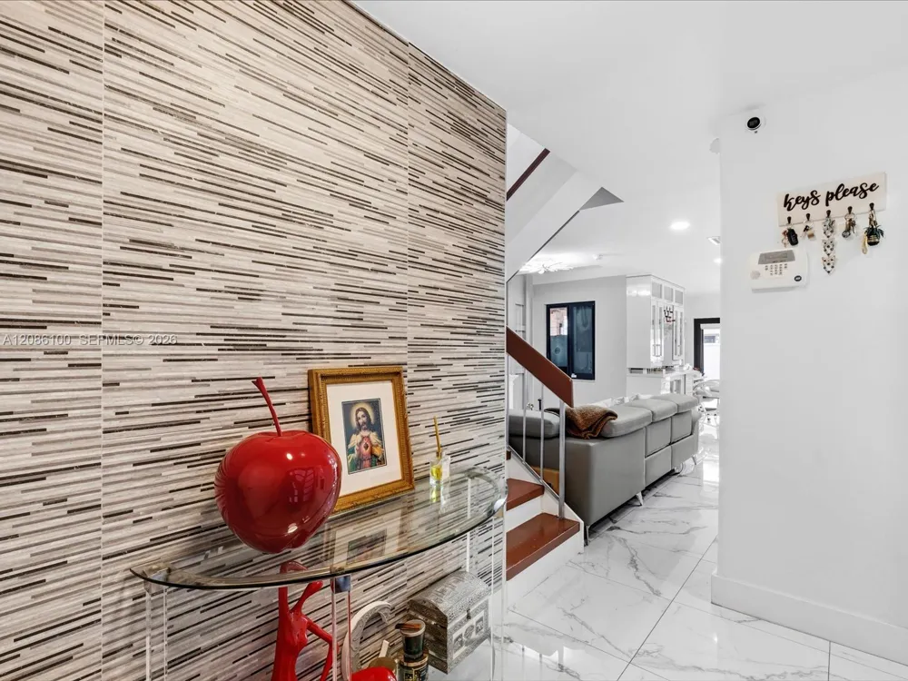 9152 SW 6th St Miami, FL 33174