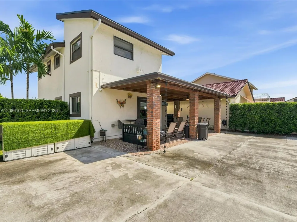 9152 SW 6th St Miami, FL 33174