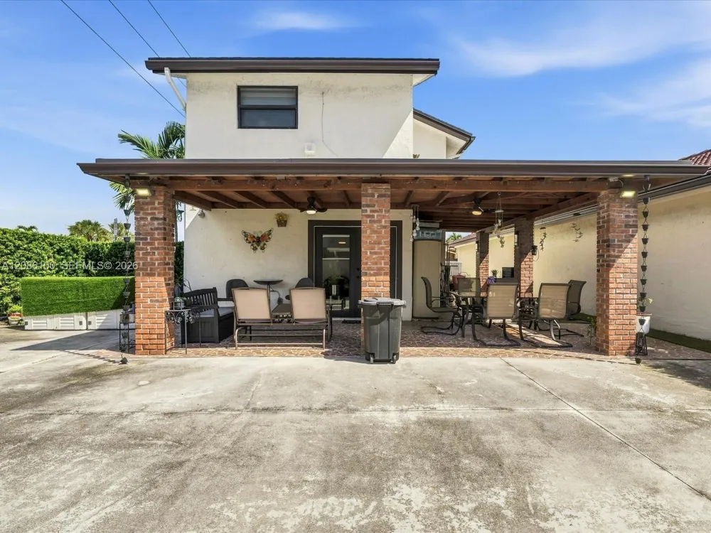 9152 SW 6th St Miami, FL 33174