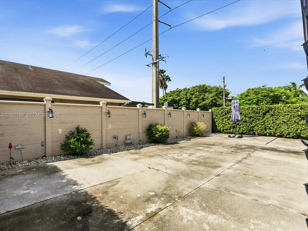 9152 SW 6th St Miami, FL 33174