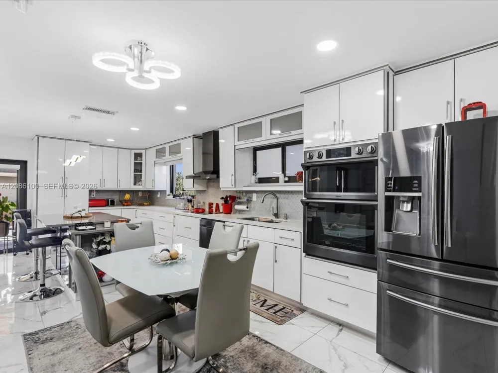9152 SW 6th St Miami, FL 33174
