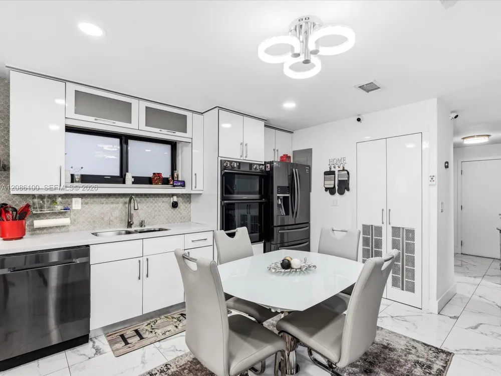9152 SW 6th St Miami, FL 33174