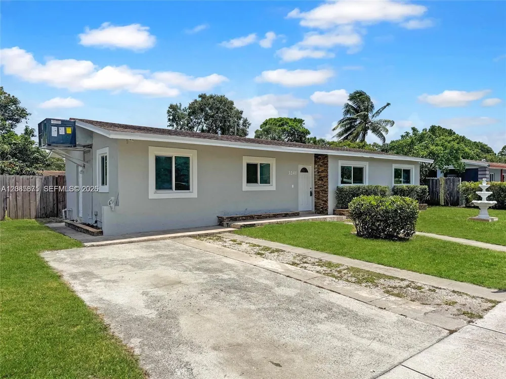 3241 NW 4th St Lauderhill, FL 33311