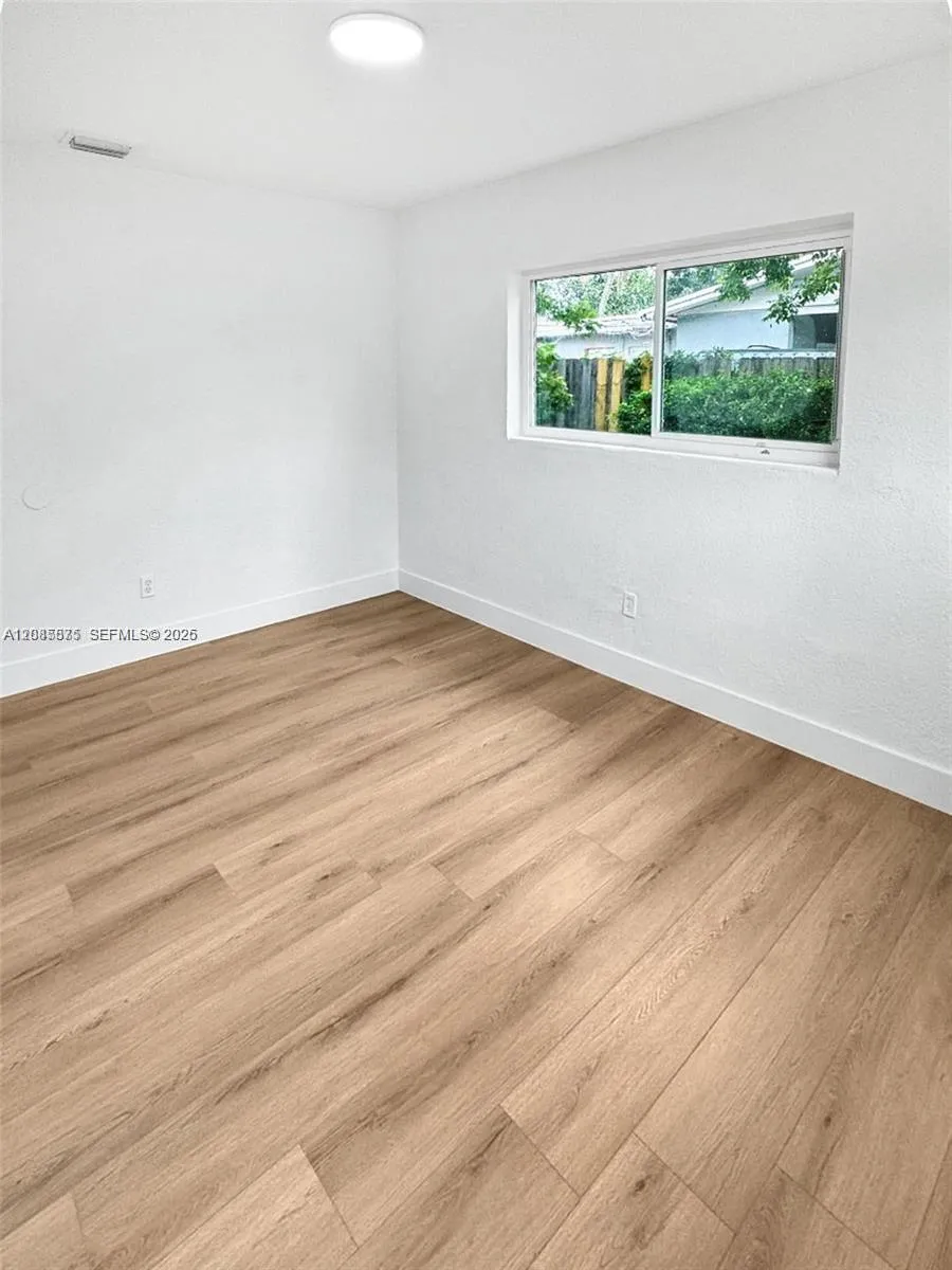 3241 NW 4th St Lauderhill, FL 33311