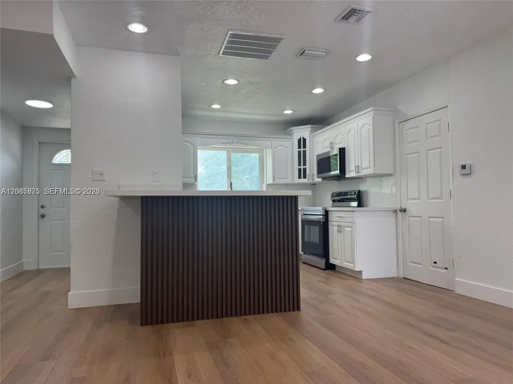 3241 NW 4th St Lauderhill, FL 33311