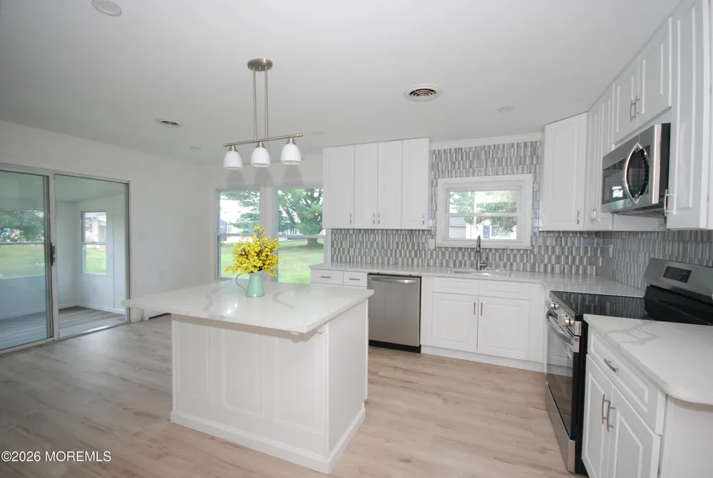 22 Vera Cruz Court Toms River, NJ 08757