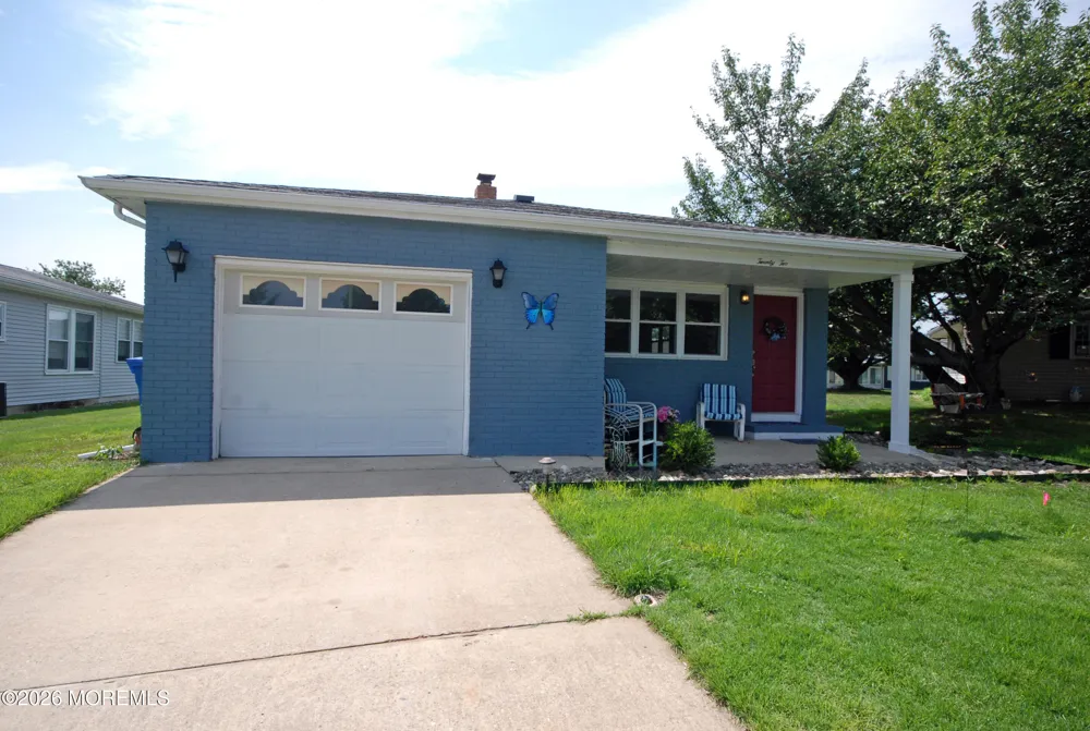 22 Vera Cruz Court Toms River, NJ 08757