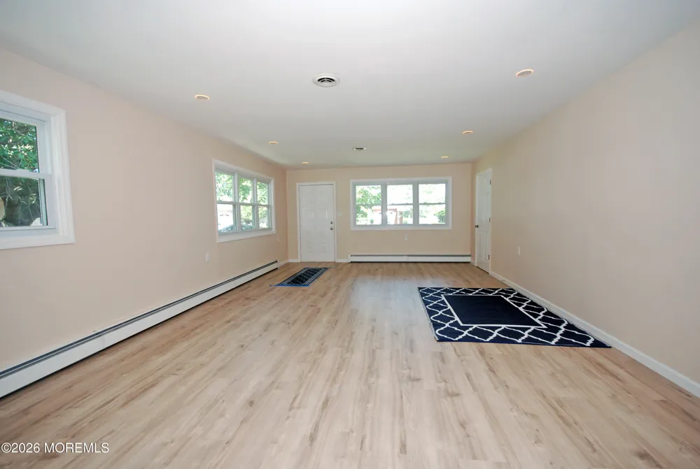 22 Vera Cruz Court Toms River, NJ 08757