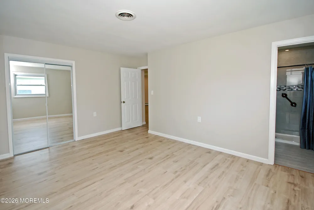 22 Vera Cruz Court Toms River, NJ 08757