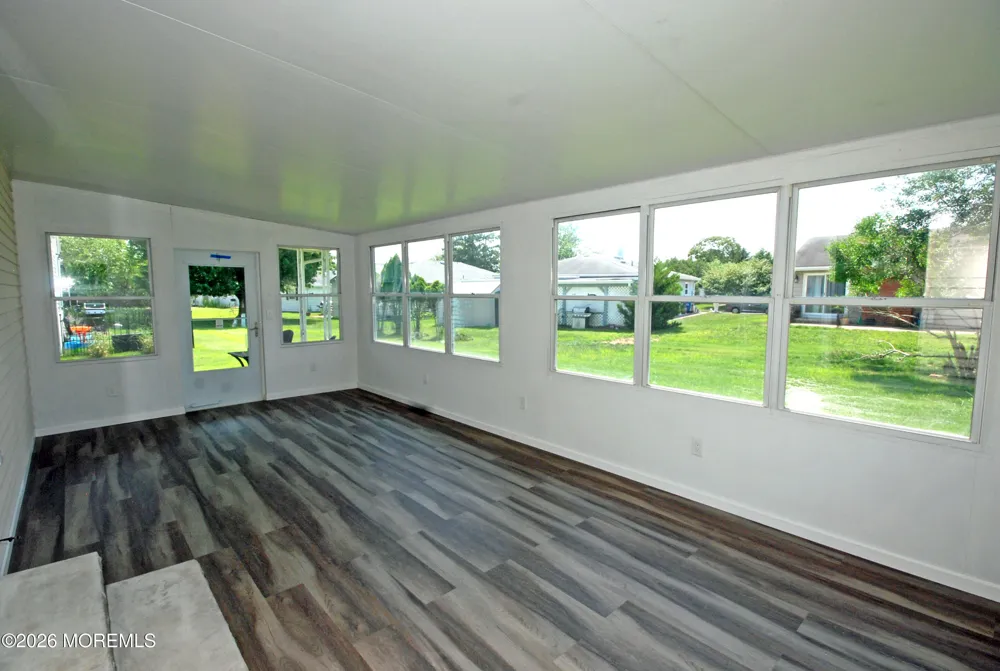 22 Vera Cruz Court Toms River, NJ 08757