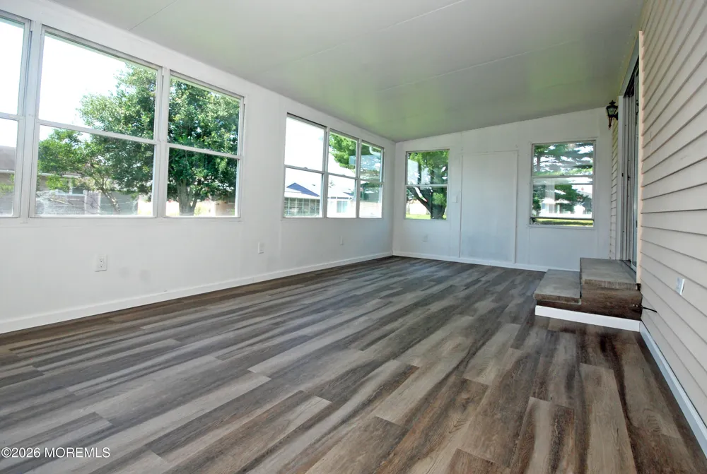 22 Vera Cruz Court Toms River, NJ 08757