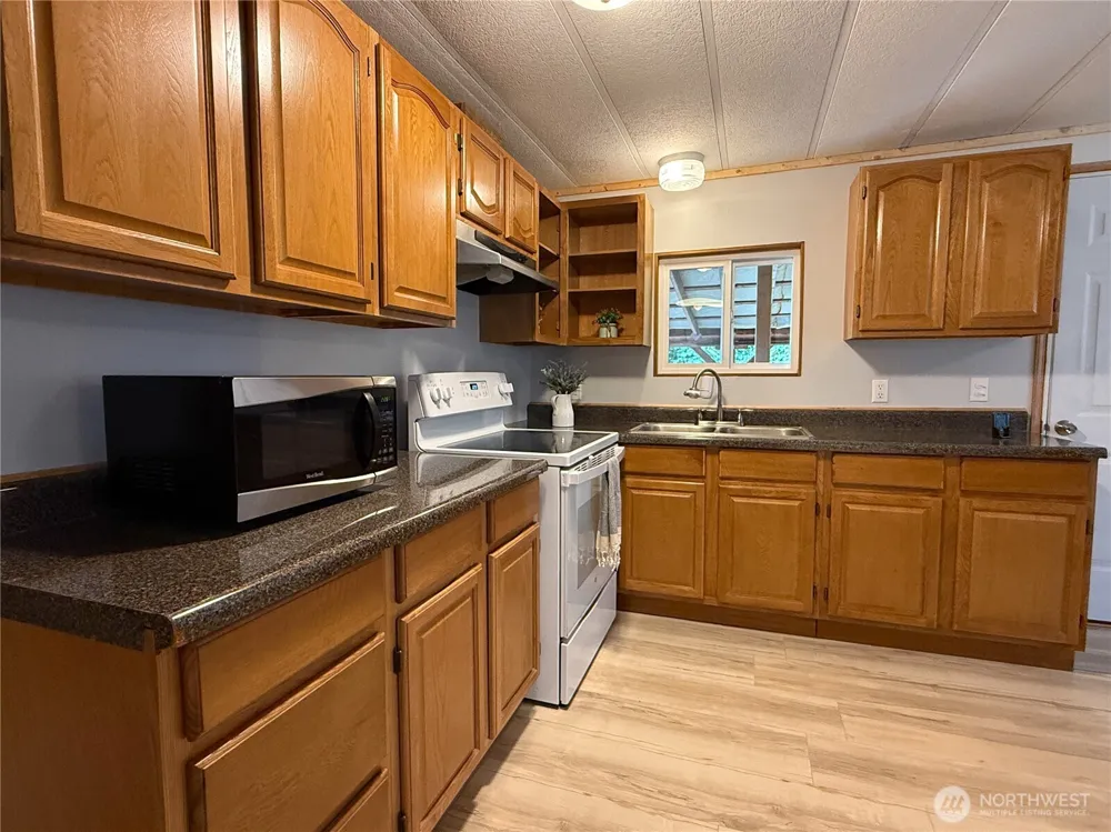 1658 State Route 508 Onalaska, WA 98570