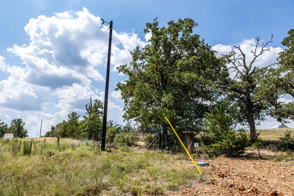 3 Edgewood Trail Road Paige, TX 78659