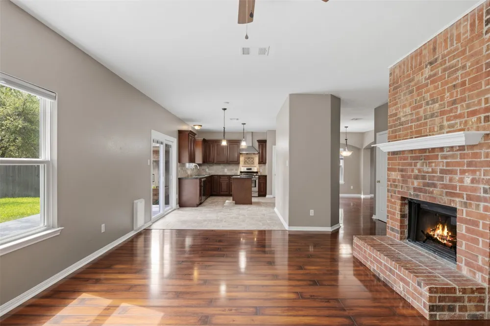 1928 Barnett Drive Cedar Park, TX 78613