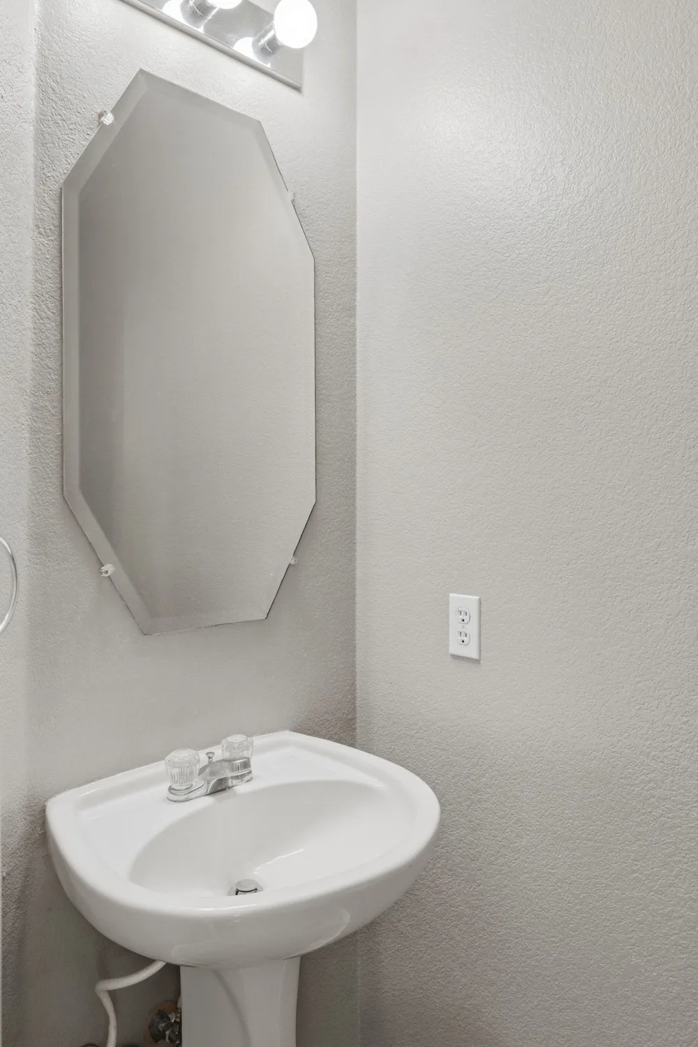 1928 Barnett Drive Cedar Park, TX 78613