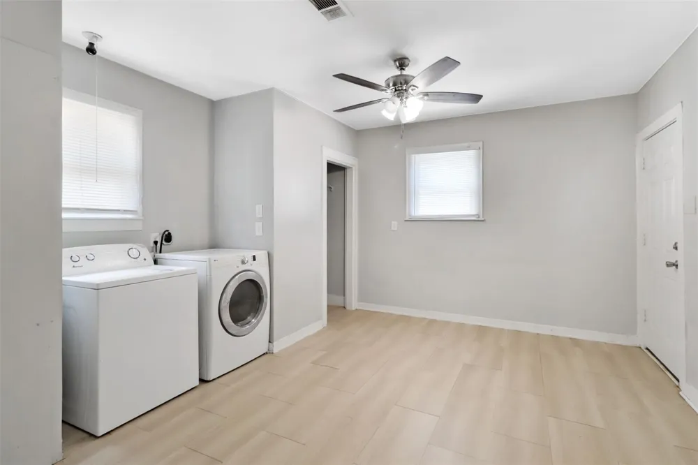 522 Aron Street Baytown, TX 77520