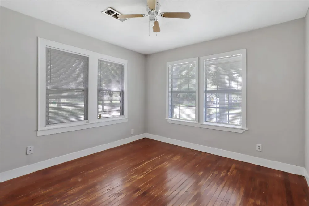 522 Aron Street Baytown, TX 77520