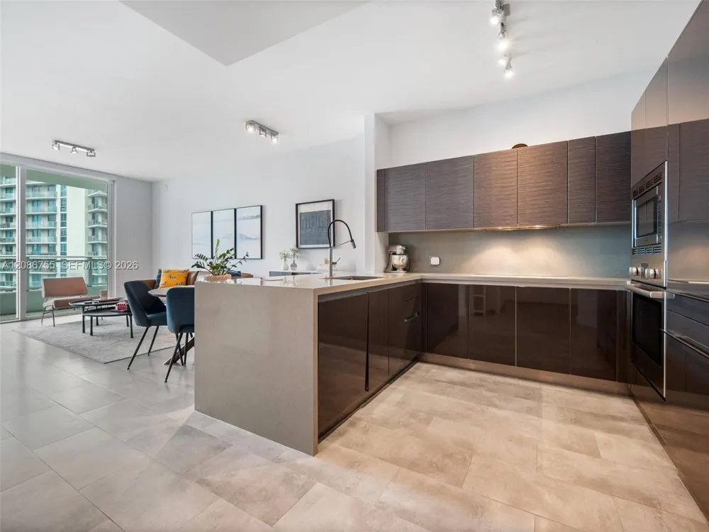 1080 Brickell Ave #1403 Miami, FL 33131