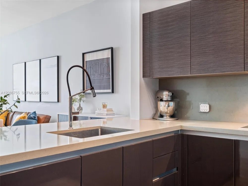 1080 Brickell Ave #1403 Miami, FL 33131