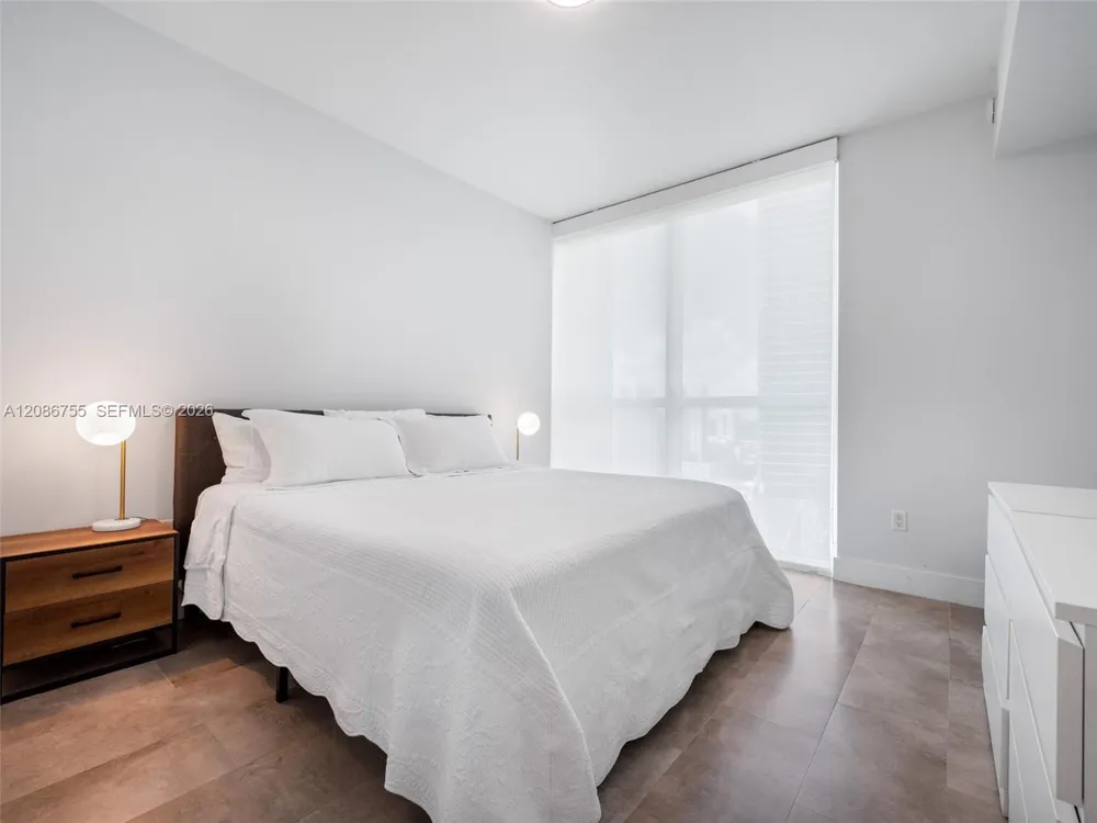 1080 Brickell Ave #1403 Miami, FL 33131