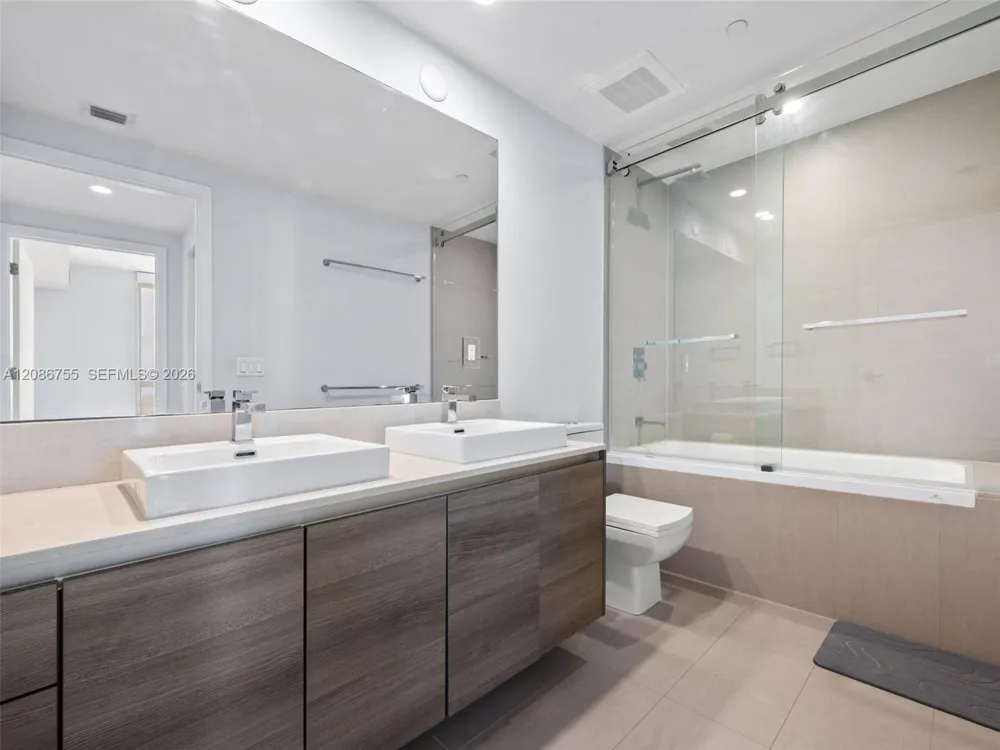 1080 Brickell Ave #1403 Miami, FL 33131