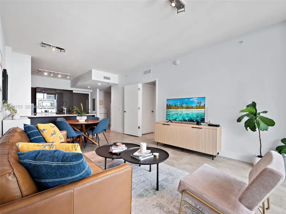 1080 Brickell Ave #1403 Miami, FL 33131