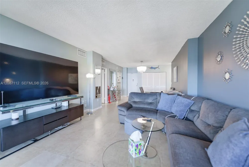 1950 S Ocean Dr #20D Hallandale Beach, FL 33009