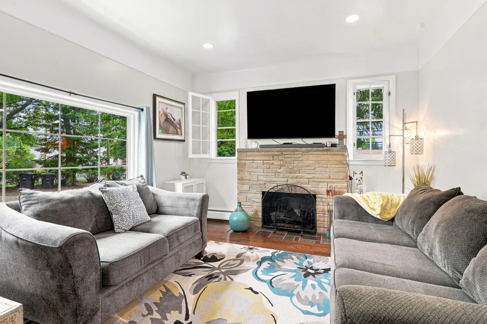 29164 Terrence Street Livonia City, MI 48154