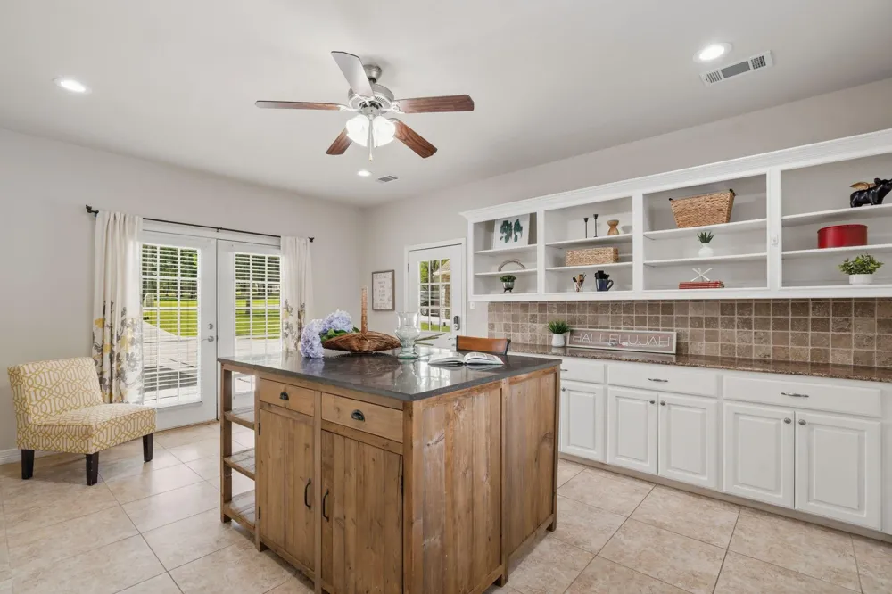 13907 Jbk Memorial Drive Willis, TX 77318