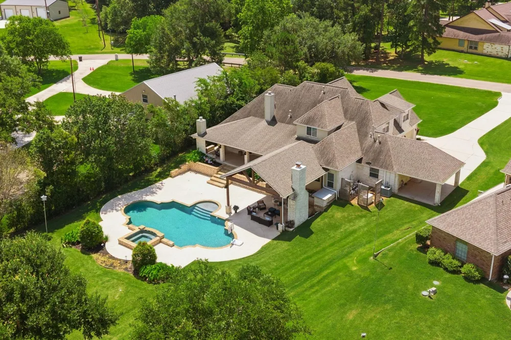 13907 Jbk Memorial Drive Willis, TX 77318