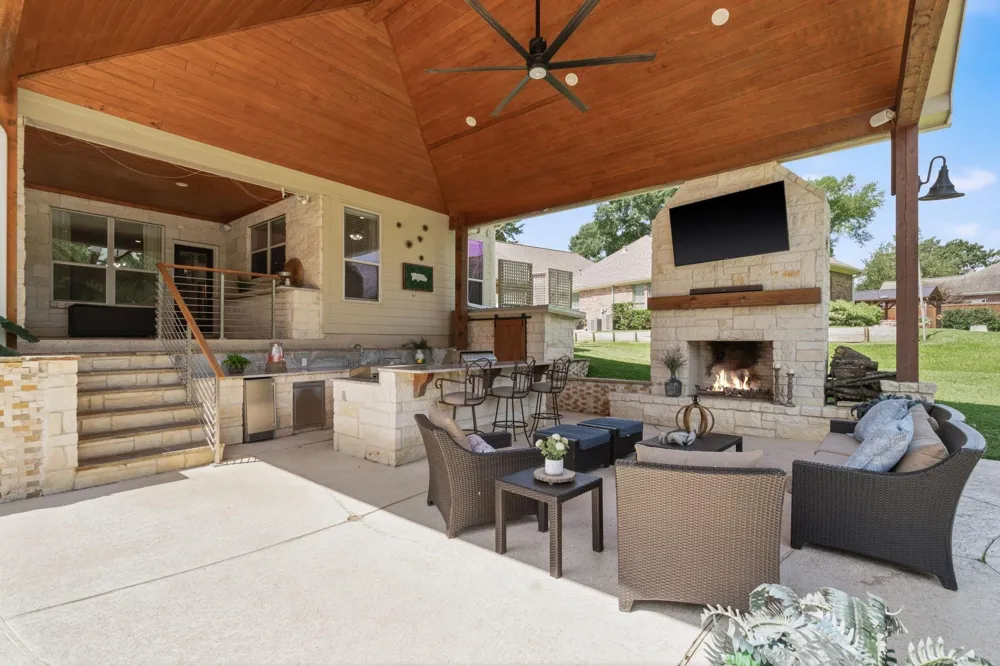 13907 Jbk Memorial Drive Willis, TX 77318