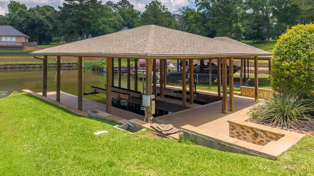 13907 Jbk Memorial Drive Willis, TX 77318