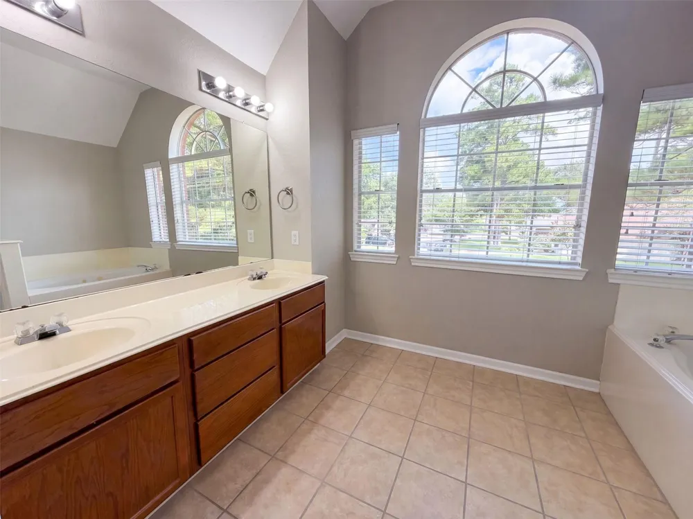 12159 Hawthorne Drive Montgomery, TX 77356