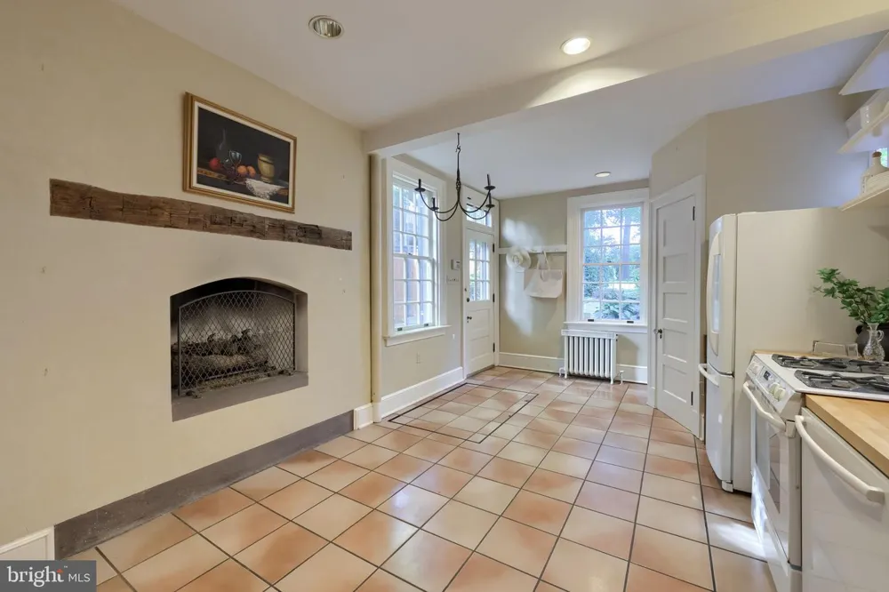 340 E ORANGE STREET Lancaster, PA 17602