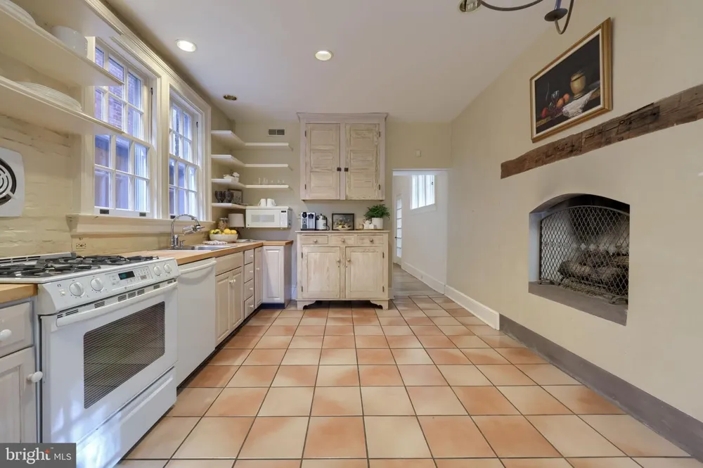340 E ORANGE STREET Lancaster, PA 17602
