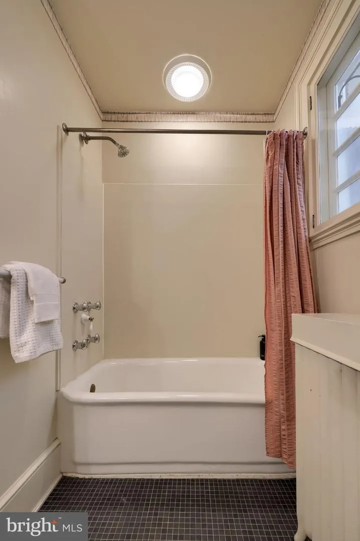 340 E ORANGE STREET Lancaster, PA 17602
